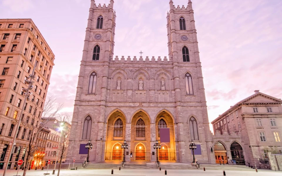 The interior of Notre-Dame Basilica in Old Montréal