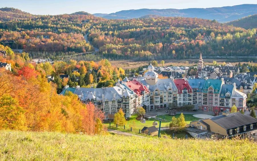 Montreal: Laurentian Mountains Day Trip